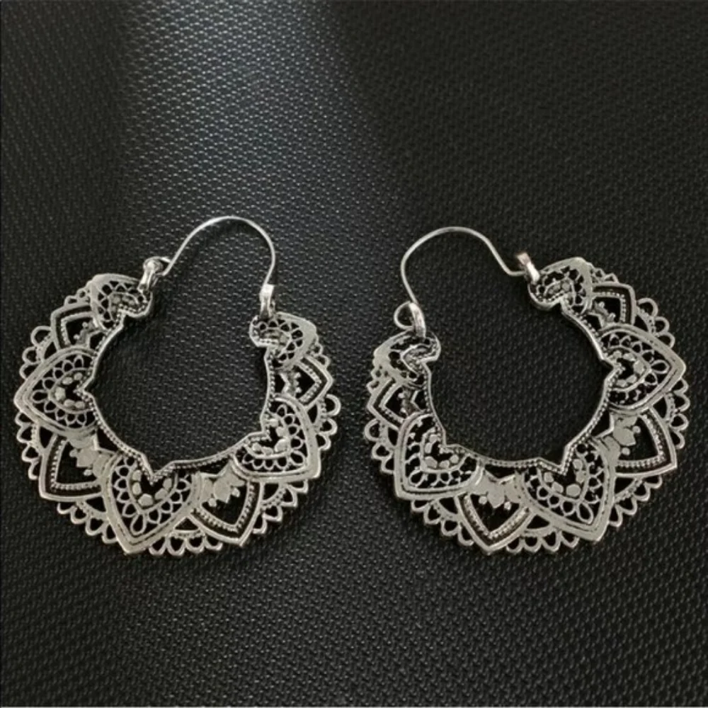 Beautiful New Vintage Antique Silver Dangle Floral Earrings - Picture 2 of 3